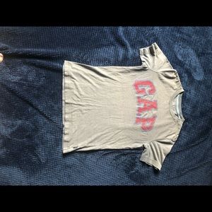 Gap t-shirt